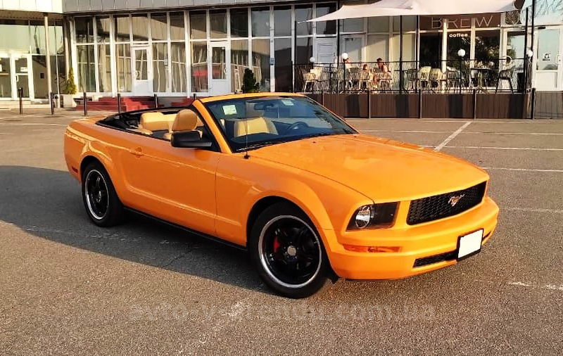 Оренда кабріолету Ford Mustang GT orange