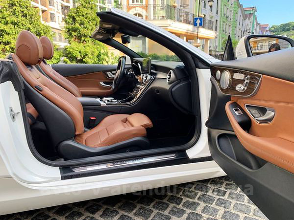 Оренда авто Mercedes Benz C300  кабріолет з водієм. Прокат кабріолета Мерседес C300 без водія у Києві