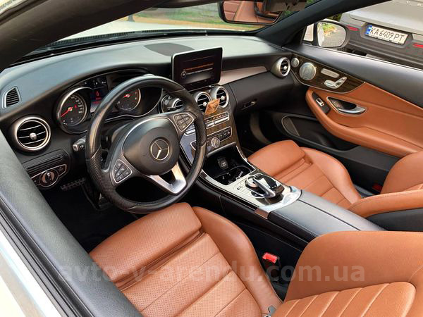 Оренда авто Mercedes Benz C300  кабріолет з водієм. Прокат кабріолета Мерседес C300 без водія у Києві