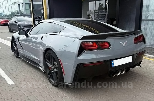 Оренда автомобіля Chevrolet Corvette Targa на відеозйомку та фотосесією з водієм. Прокат авто Chevrolet Corvette Targa без водія у Києві