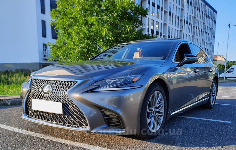 Оренда авто з водієм Lexus LS500