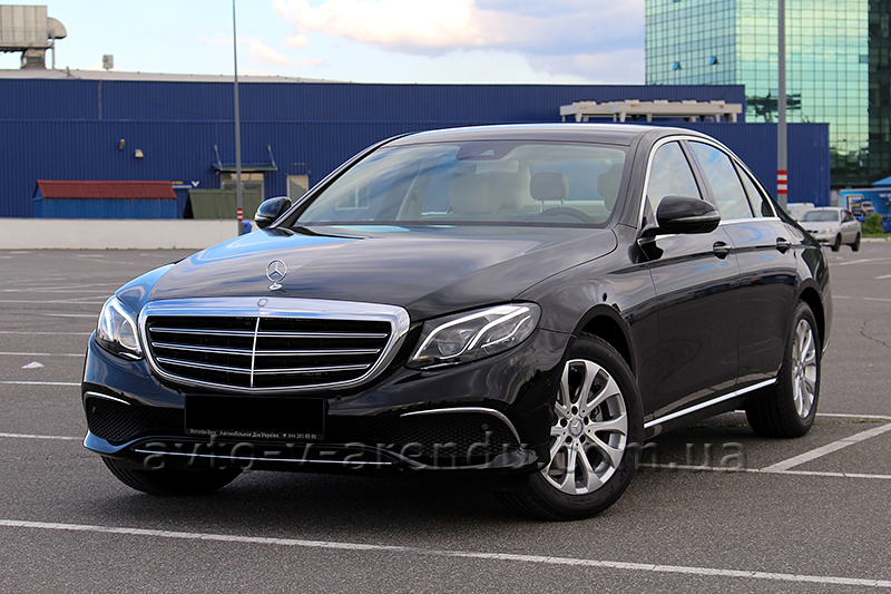 Оренда авто з водієм у Києві Mercedes-Benz W213 чорний