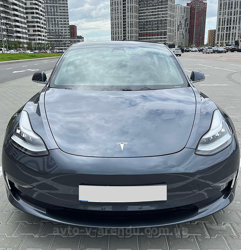 Оренда електромобіля TESLA Model 3 Long range графіт з водієм у Києві
