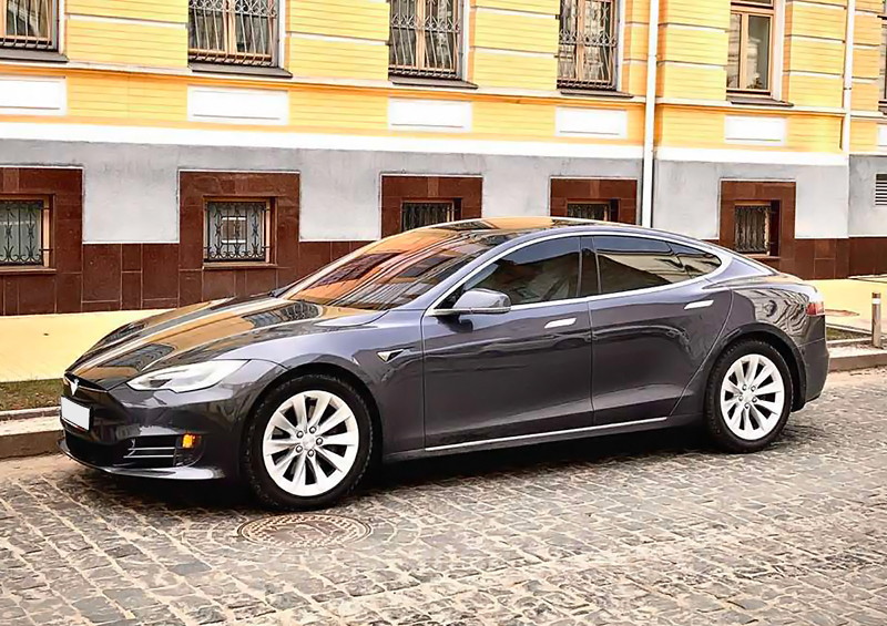 Оренда авто TESLA Model S75 графіт