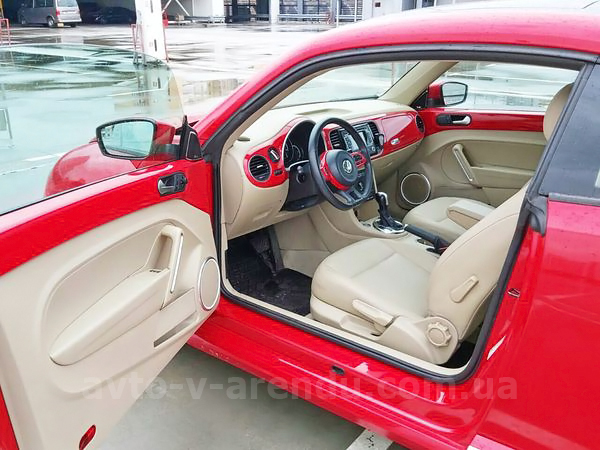 Оренда авто Volkswagen Beetle red з водієм у Києві