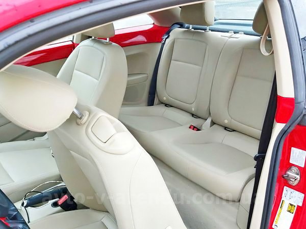 Оренда авто Volkswagen Beetle red з водієм у Києві