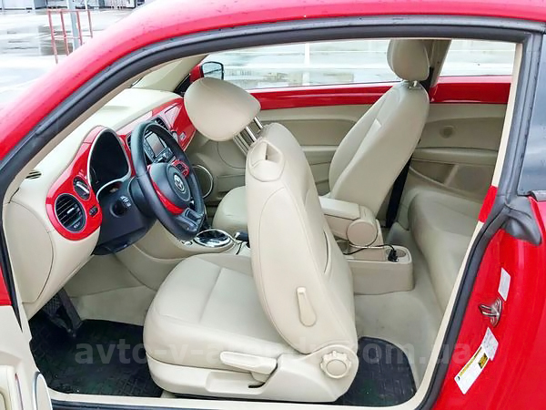 Оренда авто Volkswagen Beetle red з водієм у Києві