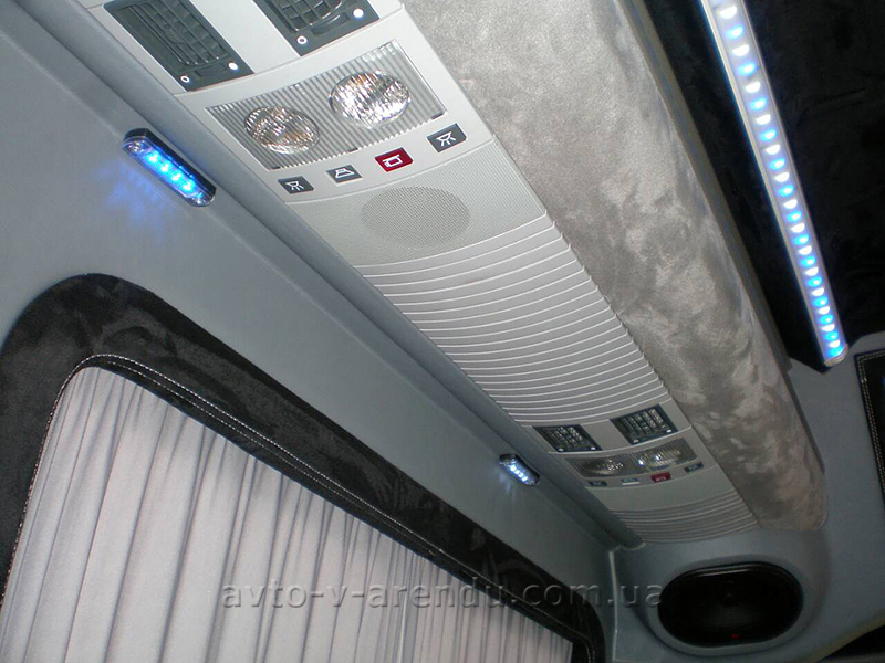 Оренда мікроавтобуса з водієм у Києві Mercedes Sprinter silver на 12 місць