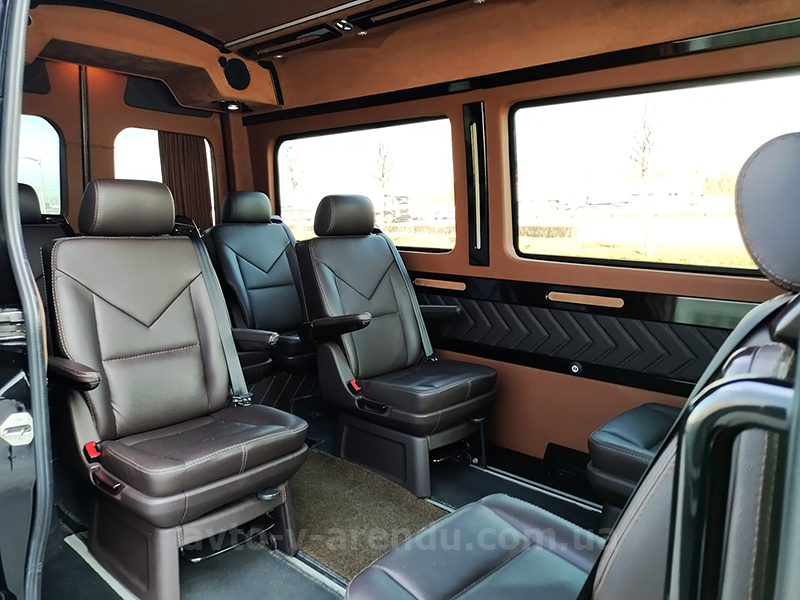 Оренда мікроавтобуса в Європу Mercedes Sprinter VIP чорний на 8 місць
