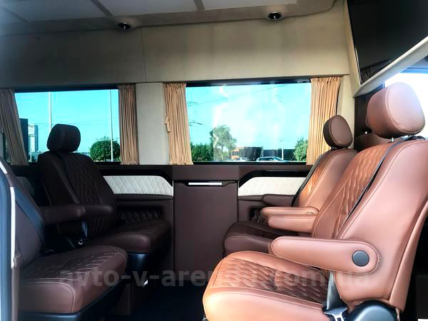 Оренда віп мікроавтобуса Mercedes Sprinter VIP білий на 8 місць з водієм і без водія у Києві