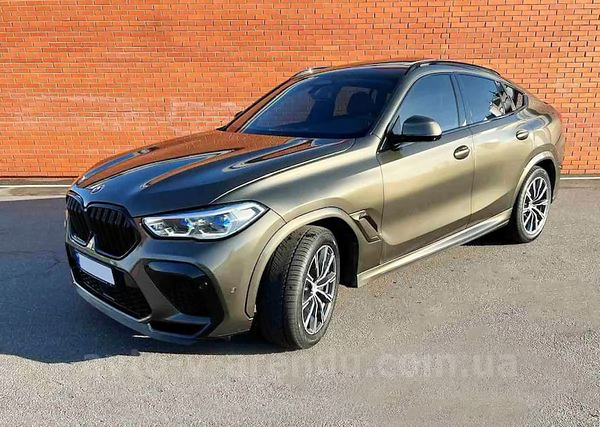 Оренда позашляховика джипа BMW X6 M50d хаки