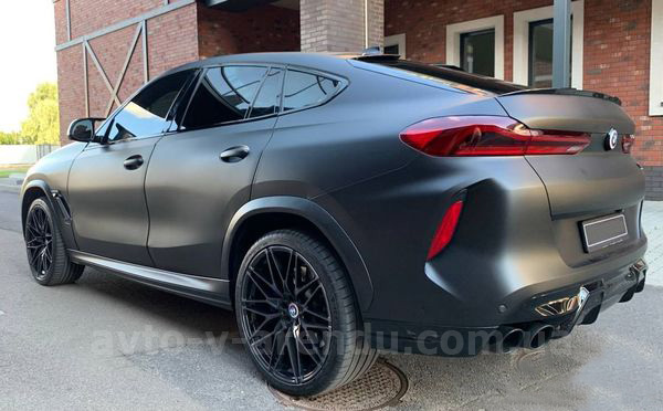 Оренда позашляховика BMW X6 M50d з водієм. Прокат джипу БМВ X6 M50d без водія у Києві