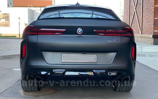 Оренда позашляховика BMW X6 M50d з водієм. Прокат джипу БМВ X6 M50d без водія у Києві