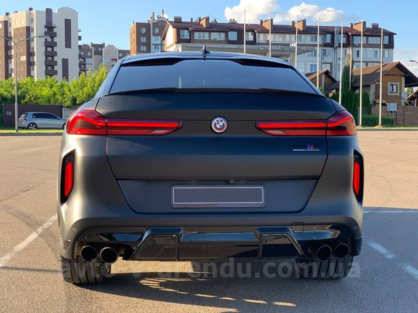 Оренда позашляховика BMW X6 M50d з водієм. Прокат джипу БМВ X6 M50d без водія у Києві
