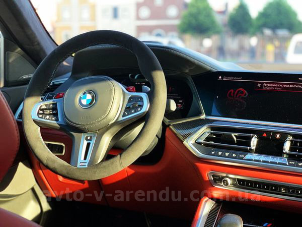 Оренда позашляховика BMW X6 M50d з водієм. Прокат джипу БМВ X6 M50d без водія у Києві