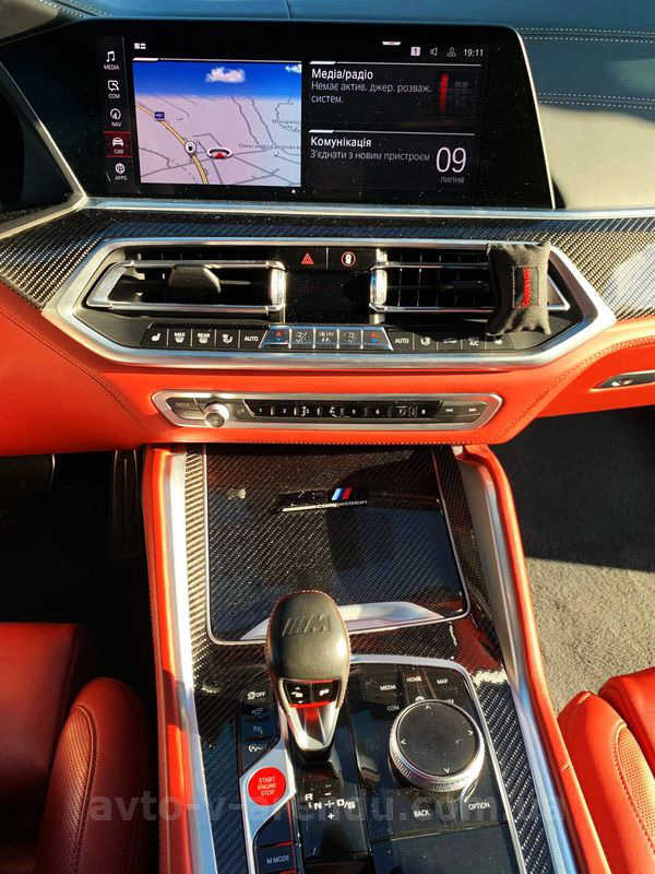 Оренда позашляховика BMW X6 M50d з водієм. Прокат джипу БМВ X6 M50d без водія у Києві