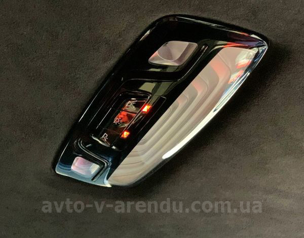 Оренда позашляховика BMW X6 M50d з водієм. Прокат джипу БМВ X6 M50d без водія у Києві