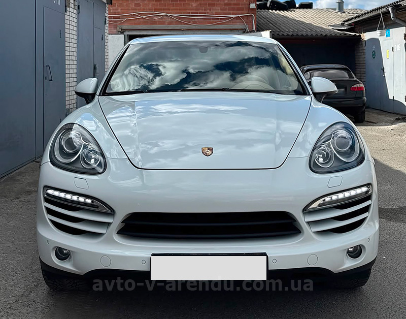 Оренда позашляховика джипа Porsche Cayenne білий з водієм у Києві