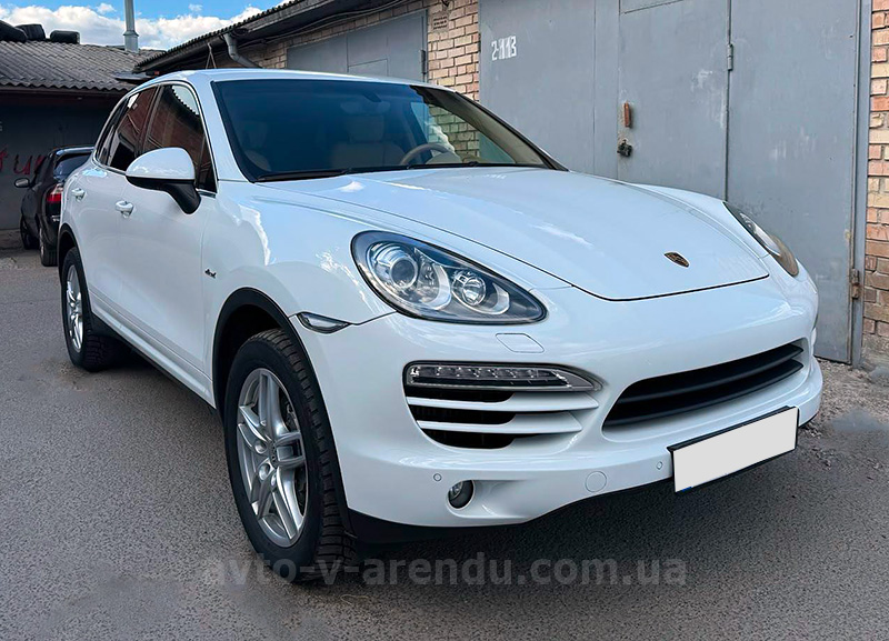 Оренда позашляховика джипа Porsche Cayenne білий з водієм у Києві