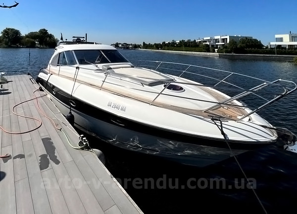 Оренда моторної яхти  Bavaria 37 Sport HT VIP  у Києві на День народження, прогулянок по Дніпру, фотосесій та відеозйомок. Оренда катера Zaferano Zoloche