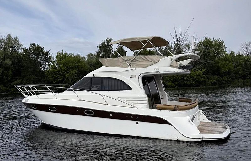 Оренда моторної яхти Galeon у Києві